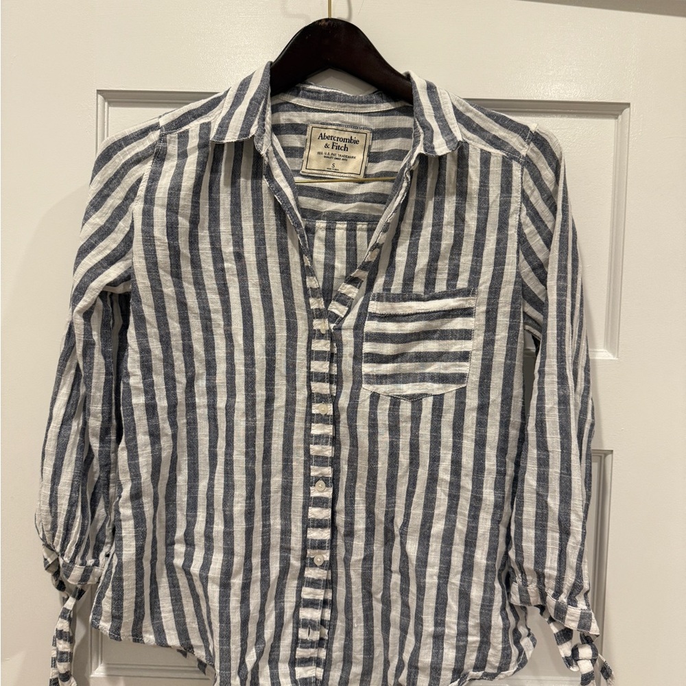 Abercrombie & Fitch Linen Button Down
